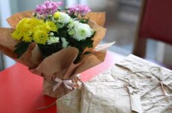 Que donner à un fleuriste: idées cadeaux